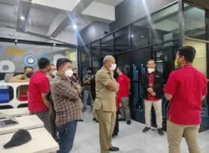 Kunjungan UNJANI ke ruang kerja Unit DevTI