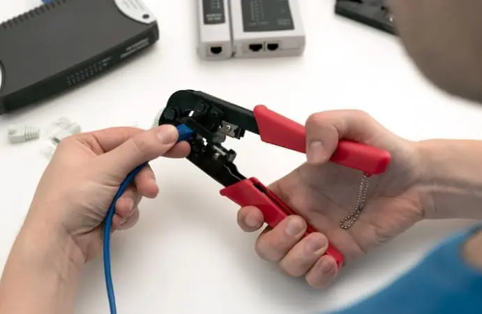 Crimping Kabel LAN