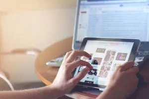 Perbedaan E-Commerce dan M-Commerce