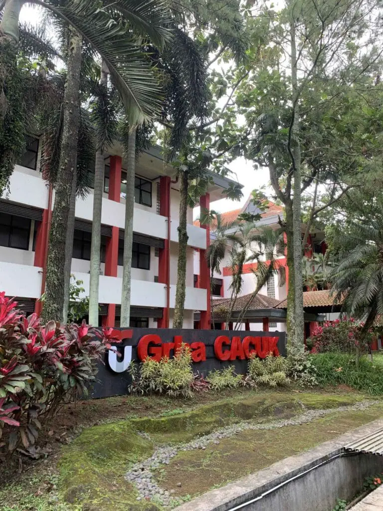 Gedung Graha Wiyata Cacuk 