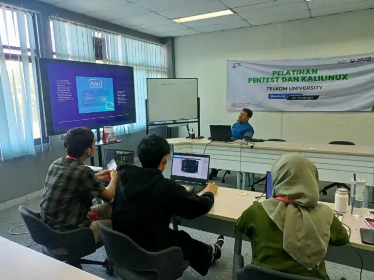 Pelatihan Kali Linux Direktorat PuTI Telkom University 1