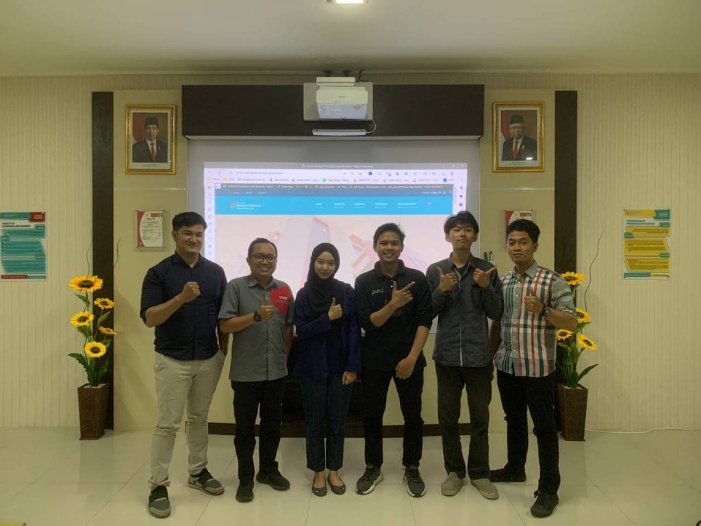 Pengelolaan Website Fakultas Ekonomi Bisnis Telkom University
