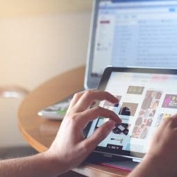 Perbedaan E-Commerce dan M-Commerce