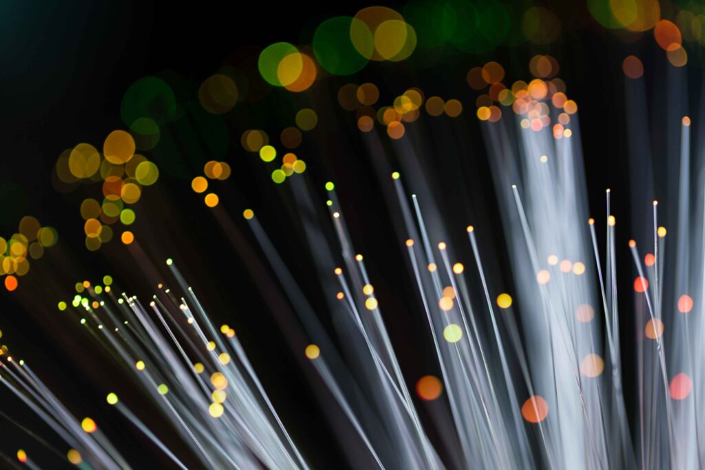 Fiber Optik adalah Fiber Optik adalah
