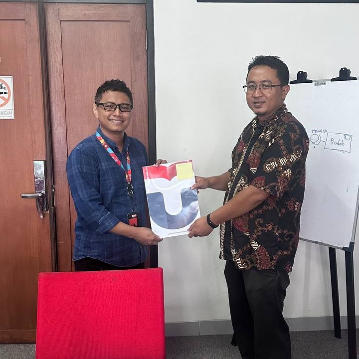 Penyerahan SK Pelepasan Kaur Riset TI