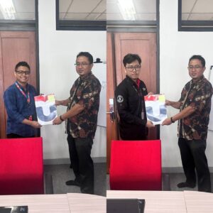Penyerahan SK Pengangkatan dan Pelepasan Kepala Urusan Riset TI
