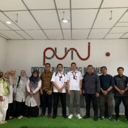 Visit of Syarif Hidayatullah State Islamic University Jakarta to the Center for Information Technology Telkom University